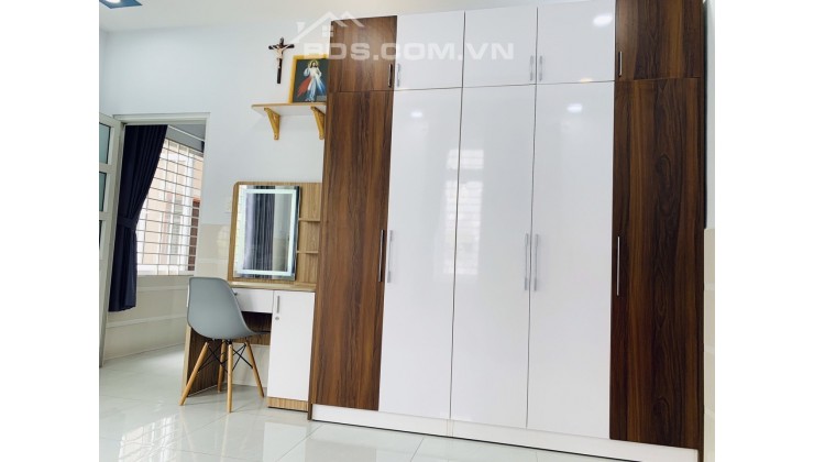 Bán nhà Hẻm 8m Lạc Long Quân P10 Tân Bình, 52m2(4.7m x 11m), 4 Tầng, Giá rẻ.